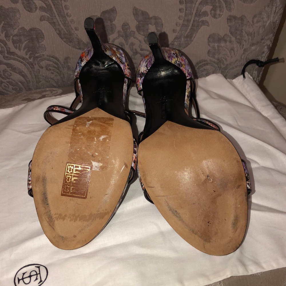 Shoes - Picture 4 of 5